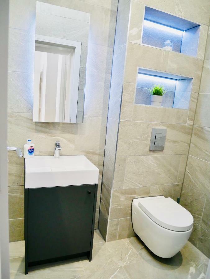 Luxury 3 Bedroom Apartment Near Bournemouth Beach & Poole Exteriör bild