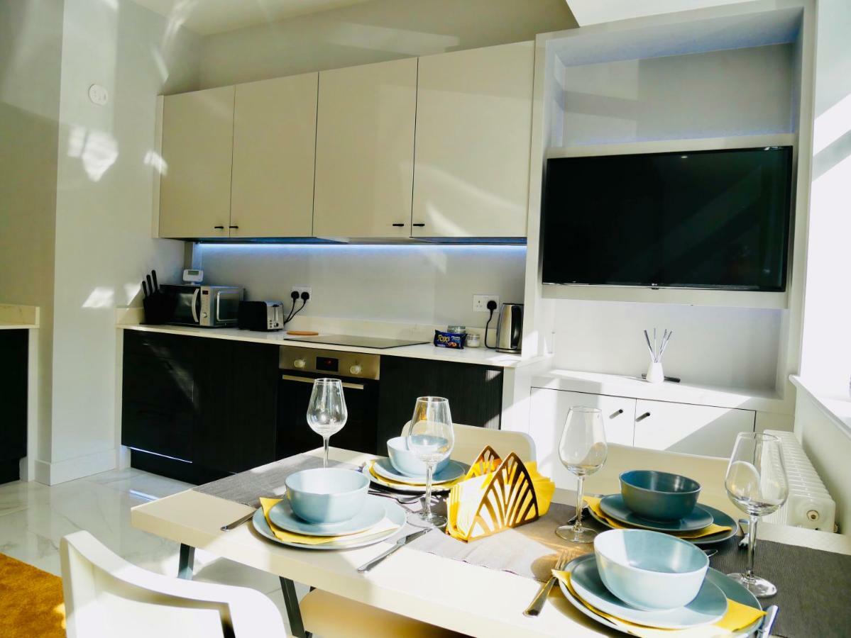 Luxury 3 Bedroom Apartment Near Bournemouth Beach & Poole Exteriör bild